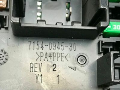 GM 84127106 Fuse & Relay Box