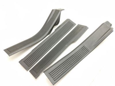 Hummer 10392640 Front Sill Plate